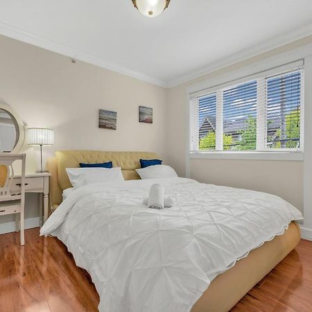 Luxurious Getaway In Vancouver-Private Room With Attached Bathroom Екстер'єр фото