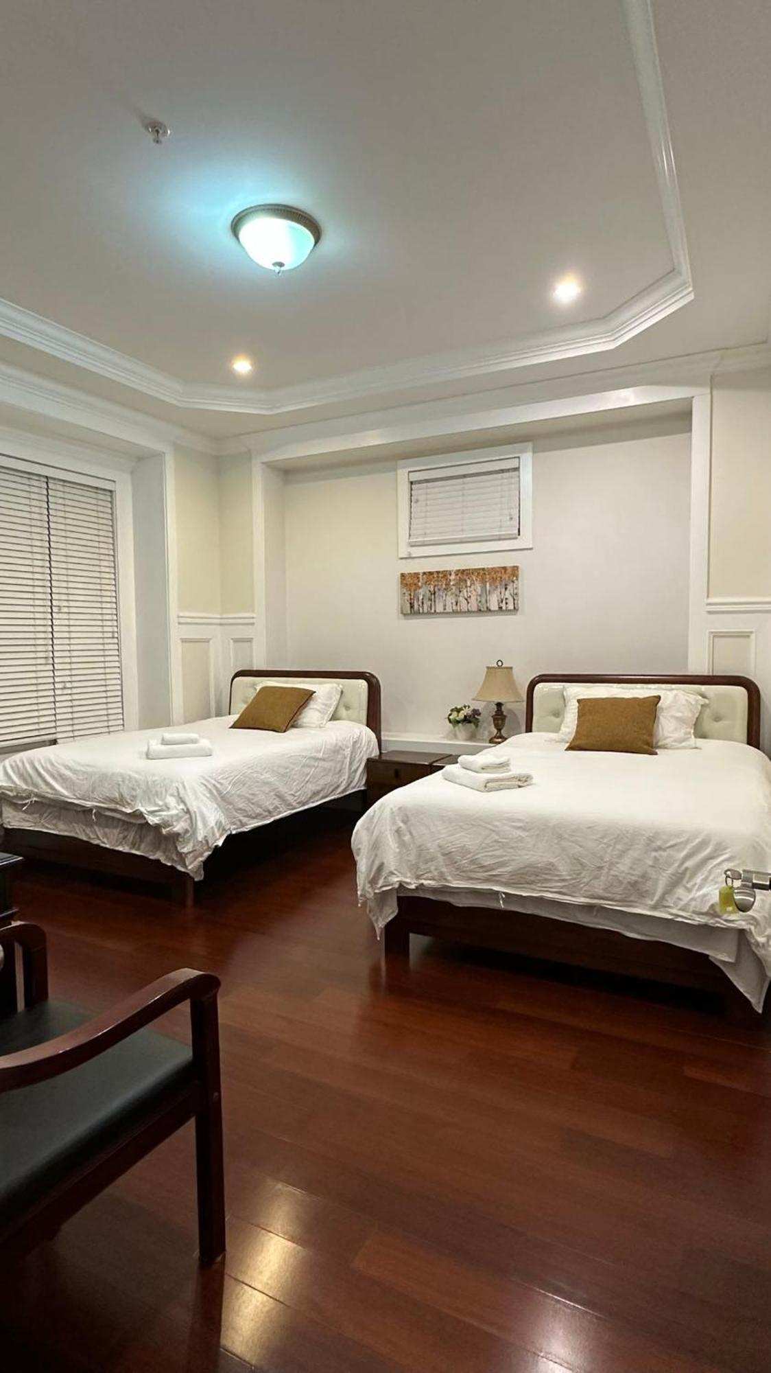 Luxurious Getaway In Vancouver-Private Room With Attached Bathroom Екстер'єр фото